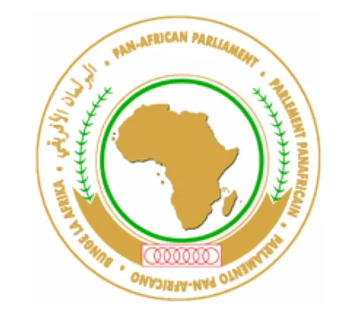 Logo of the Pan-African Parliament, a golden circle with a map of Africa, a green ring and laurel branches, with the name in English, Arabic, French, Portuguese and Swahili around the border.